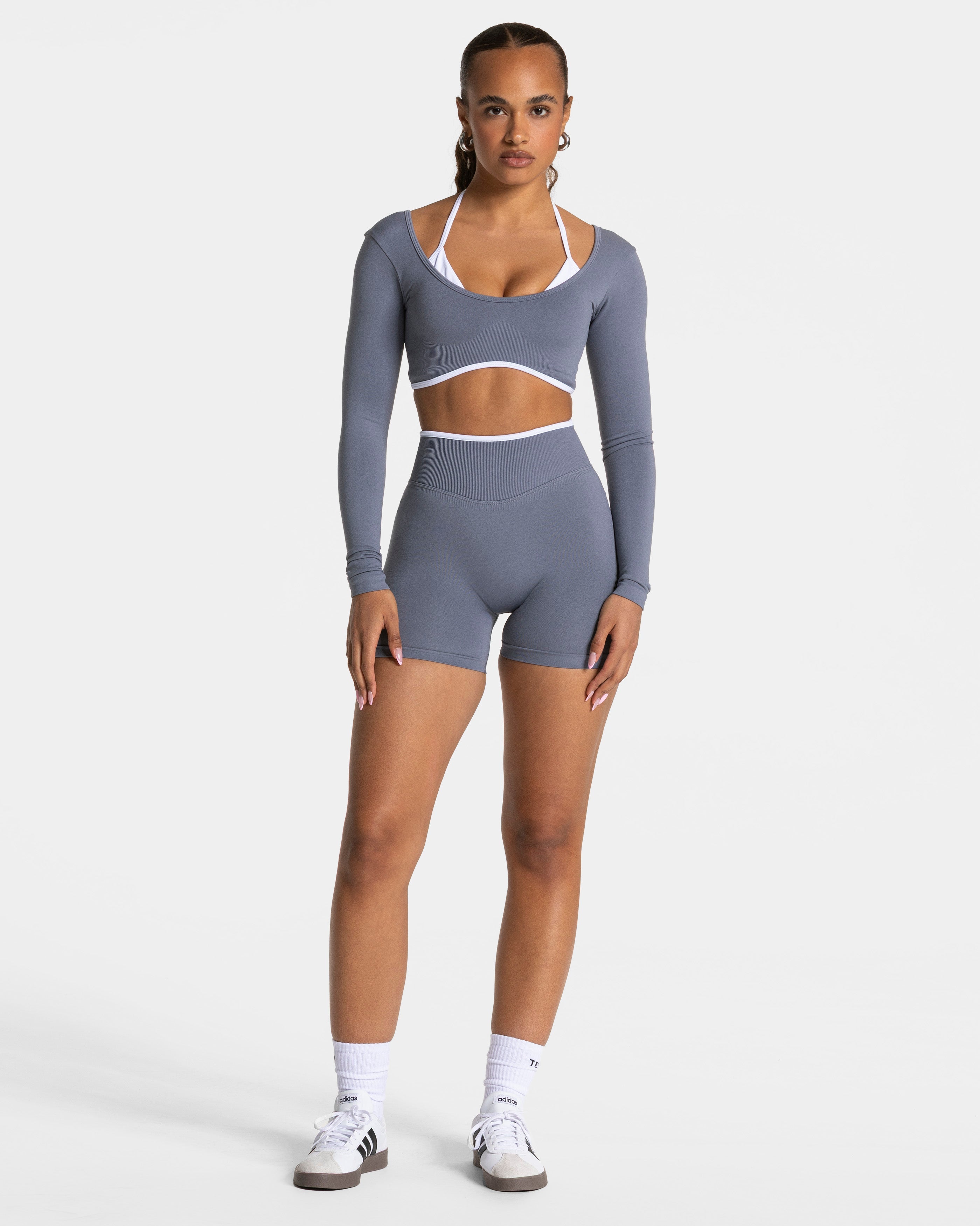 Contrastline Sculpt Scrunch Shorts  "Eisgrau"