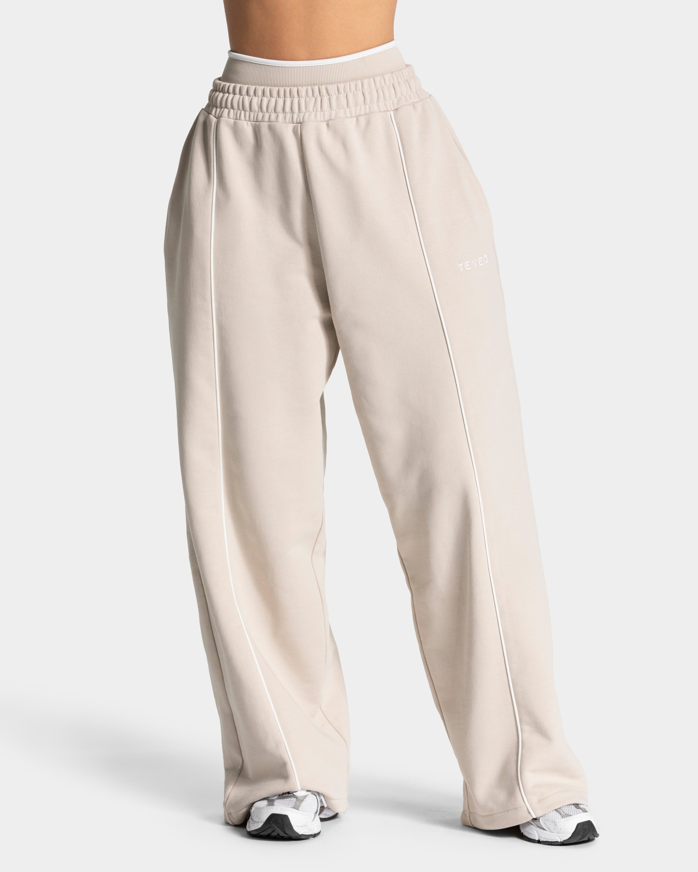 Contastline Wide Leg Jogger "Cream"