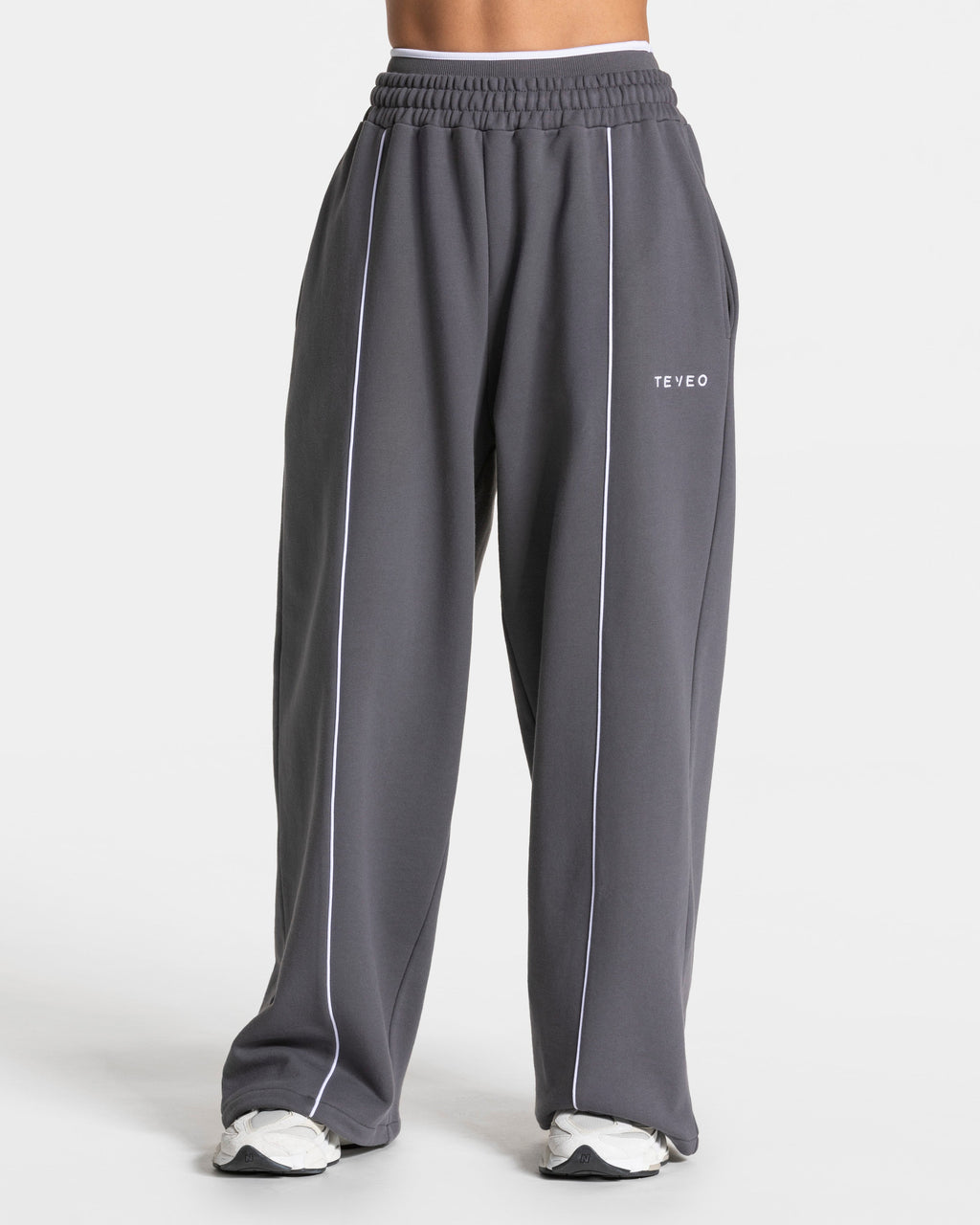 Contrastline Wide Leg Jogger  "Graphit"