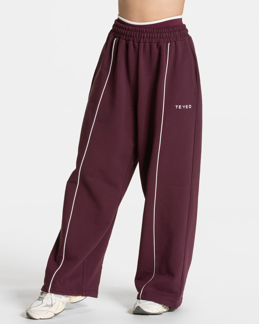 Contrastline Wide Leg Jogger  "Pflaume"