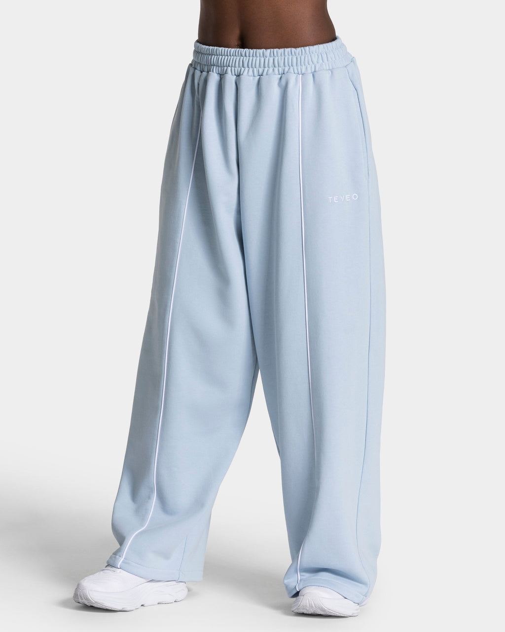 Contrastline Wide Leg Jogger "Babyblau"