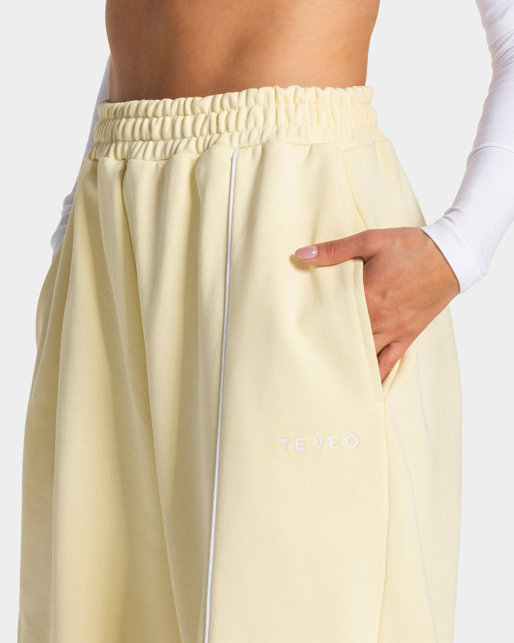 Contrastline Wide Leg Jogger "Butter Yellow"