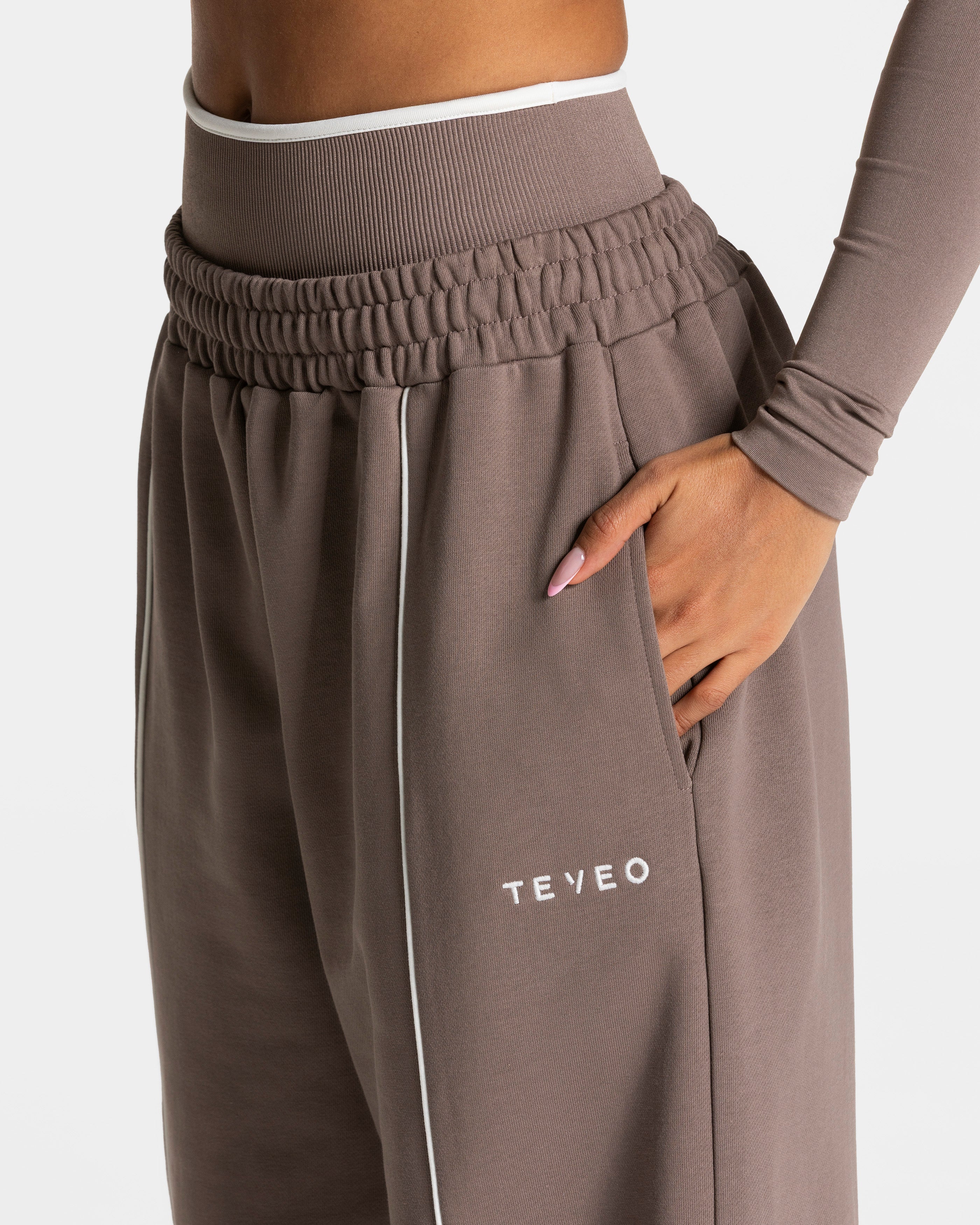 Contrastline Wide Leg Jogger  "Mokka"