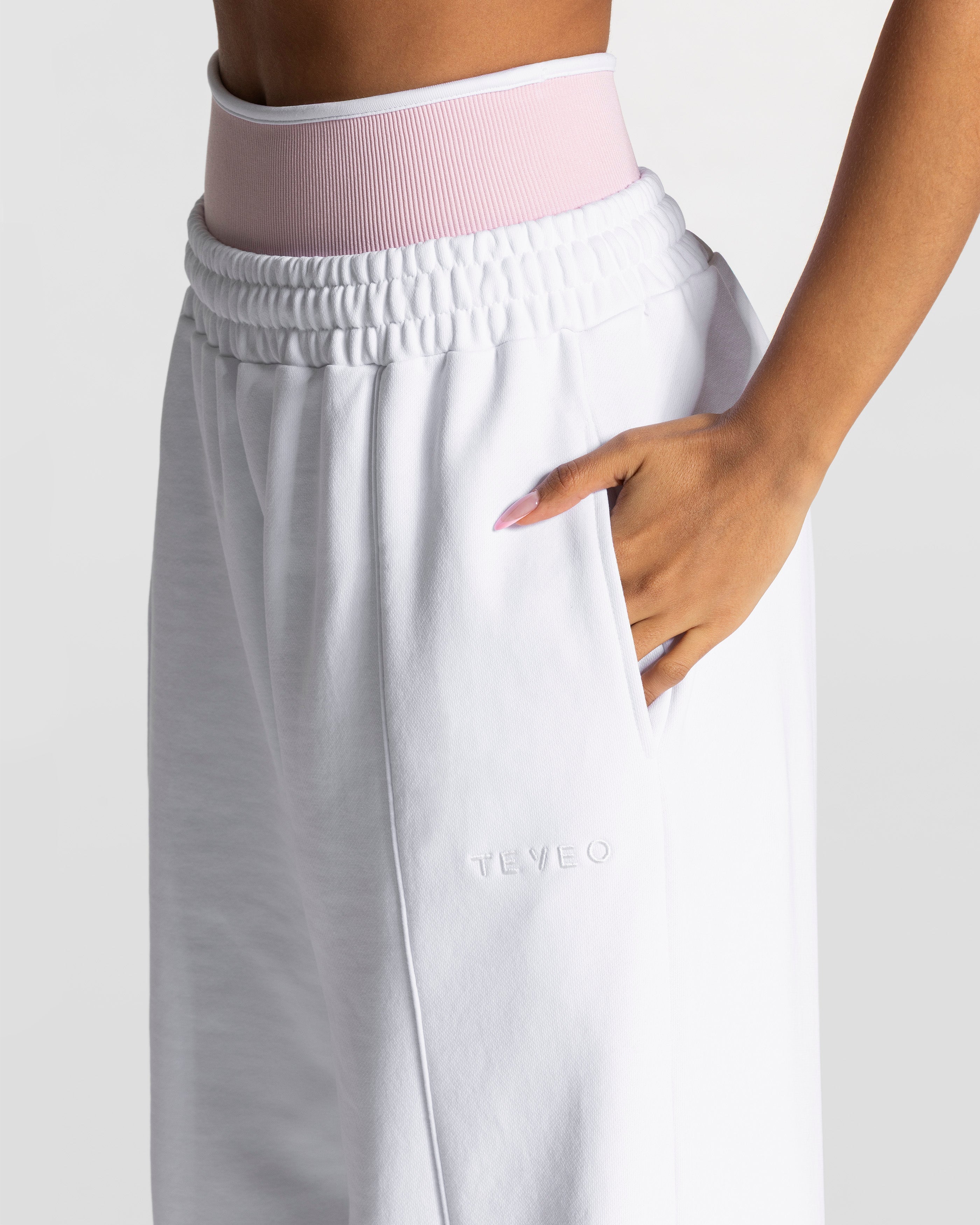 Contrastline Wide Leg Jogger  "Weiß"