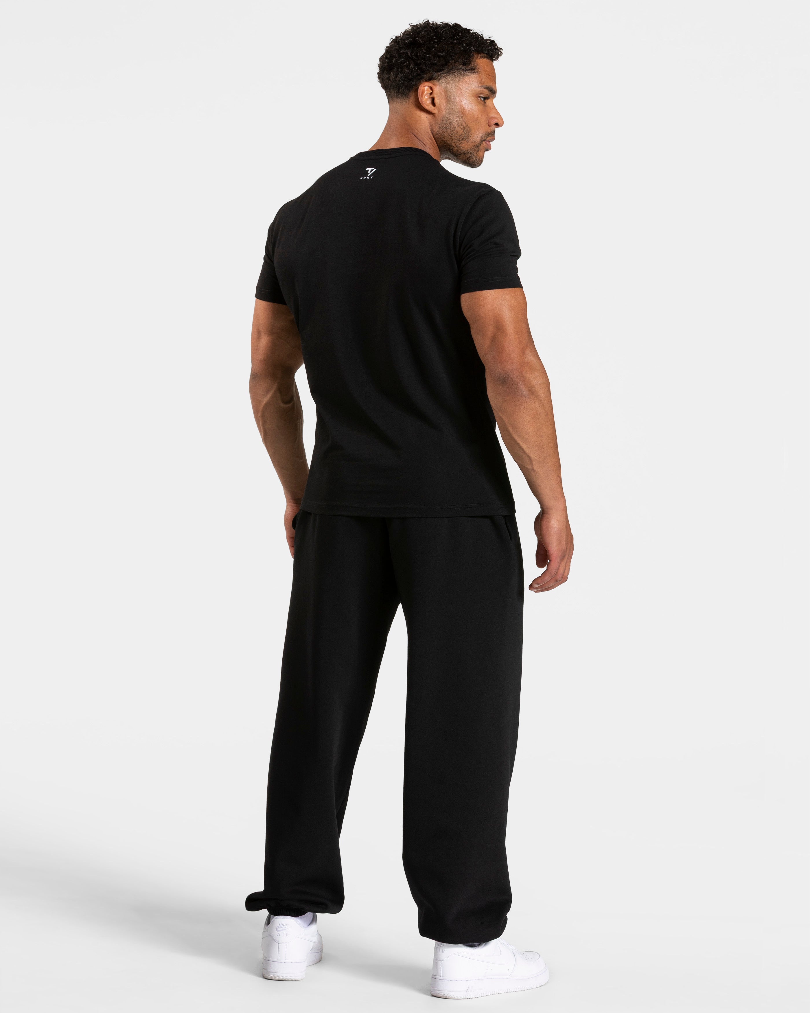 Journey Fitted T-Shirt "Schwarz"