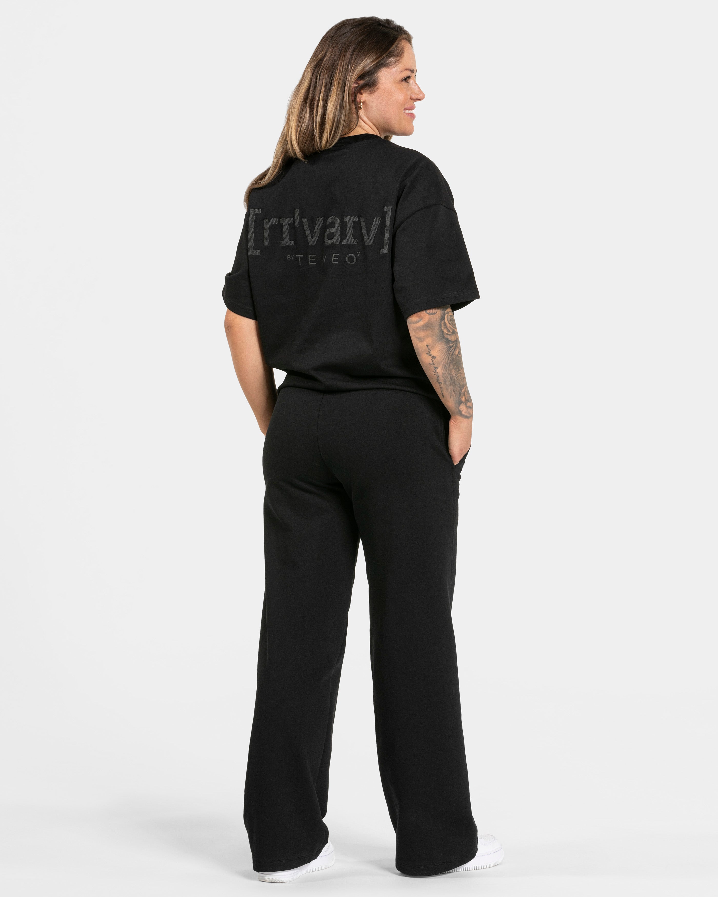RI’VAIV Oversized T-Shirt "Schwarz"