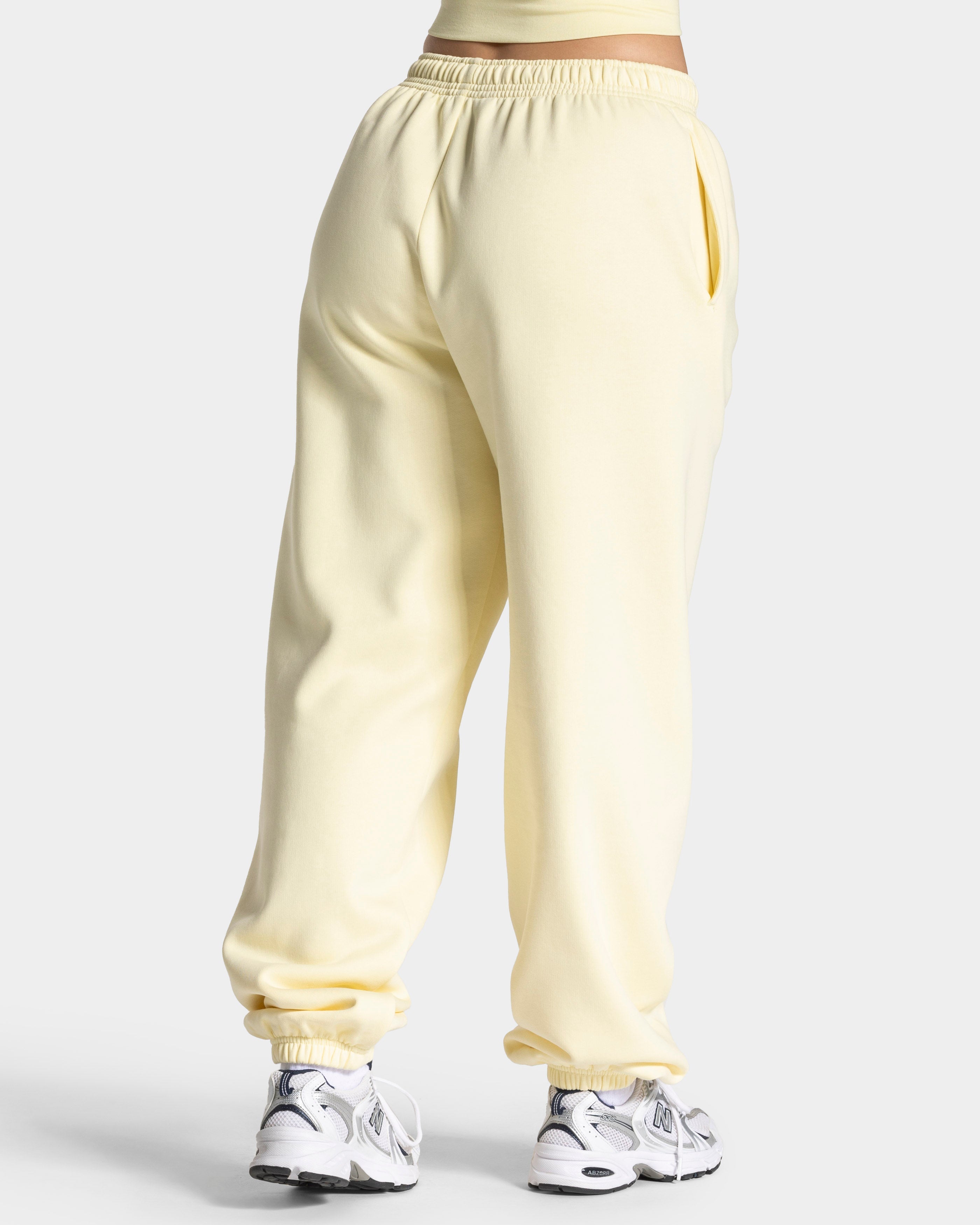 Timeless Pro Jogger "Butter Yellow"