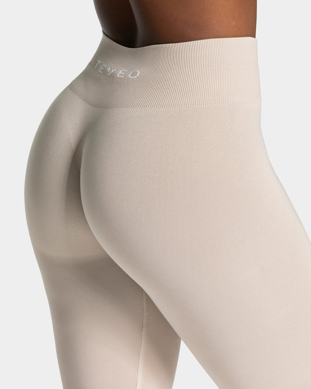 Timeless Pro Covert Scrunch Leggings "Cream"