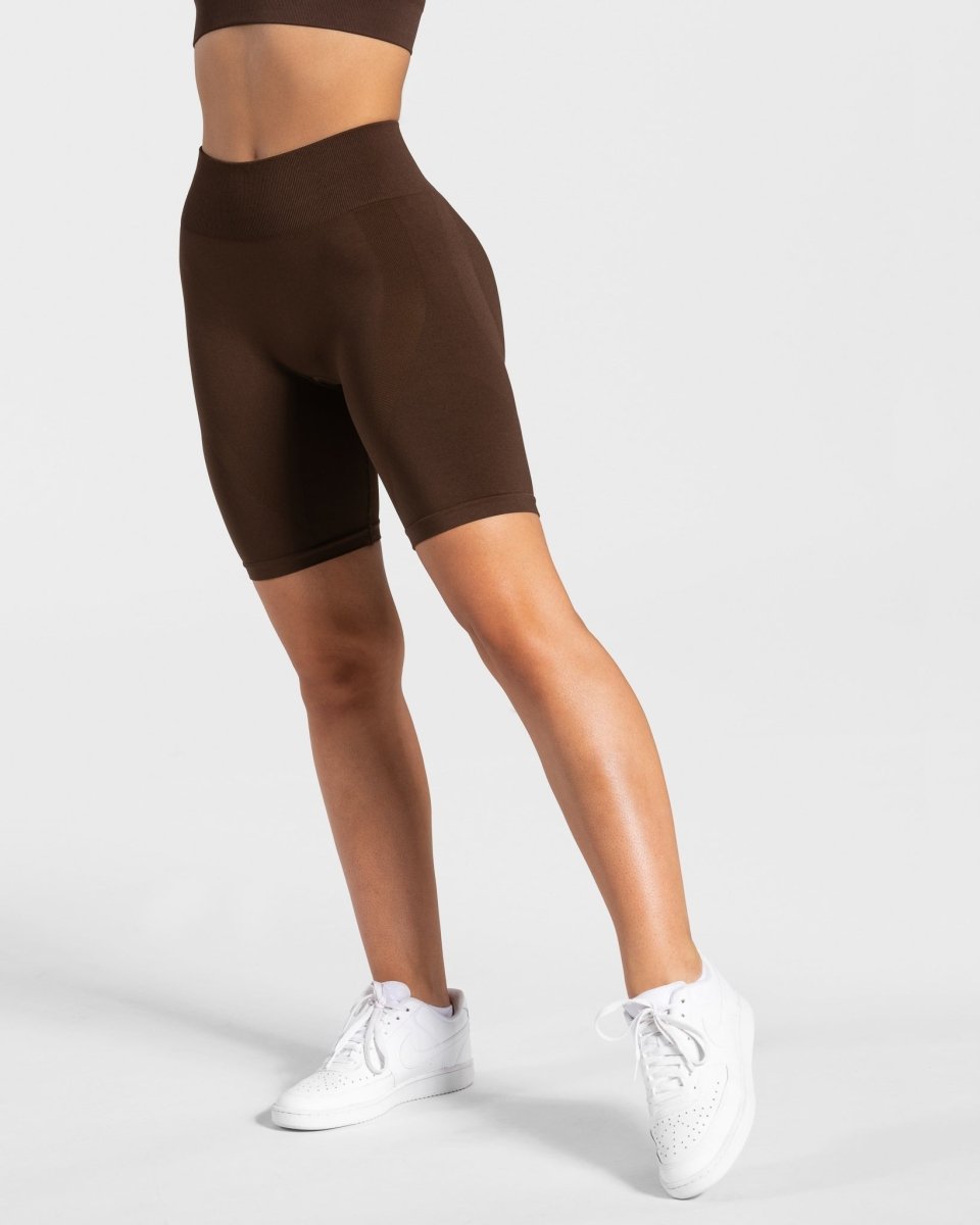 Charming Scrunch Shorts "Braun"