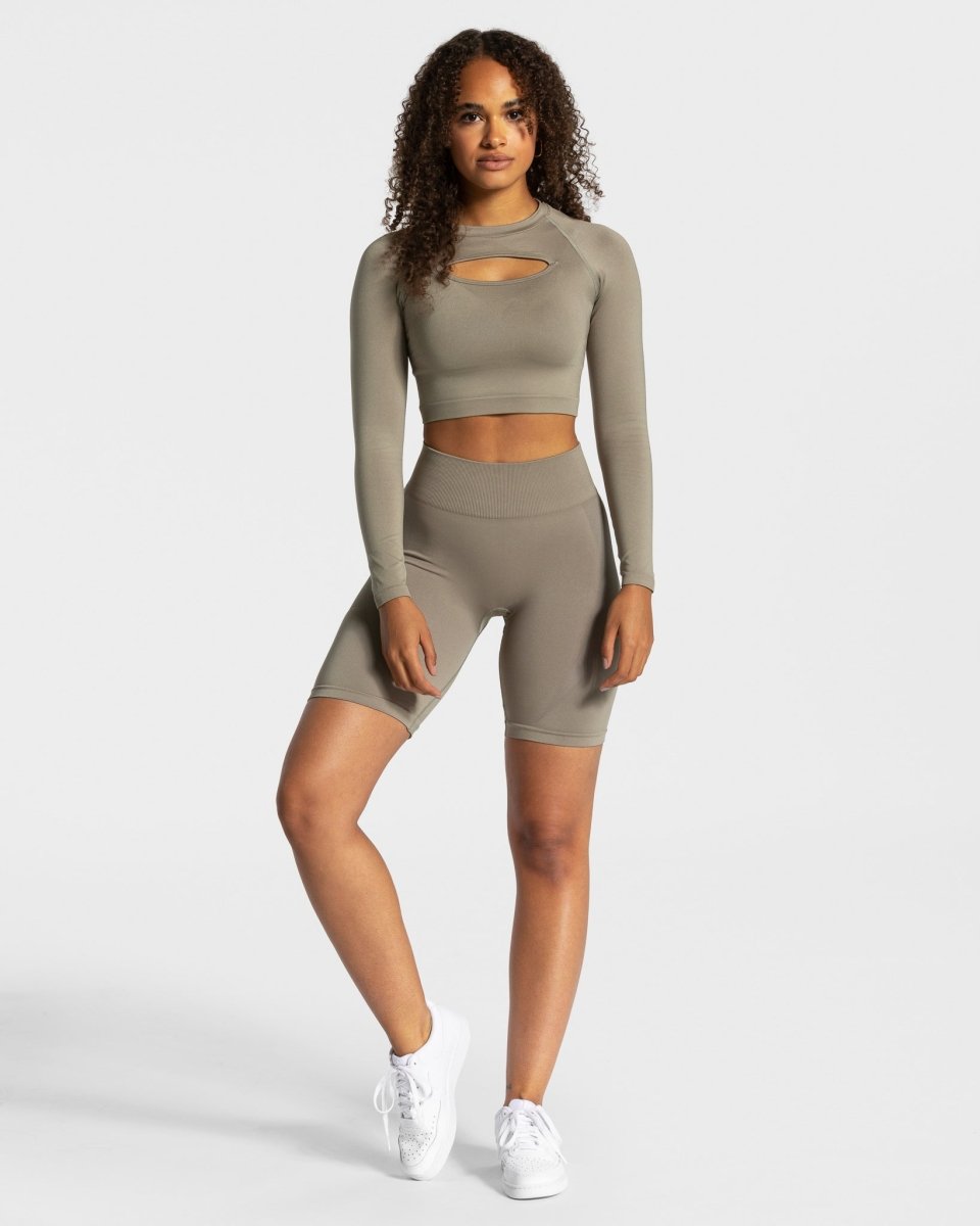 Charming Scrunch Shorts "Khaki"