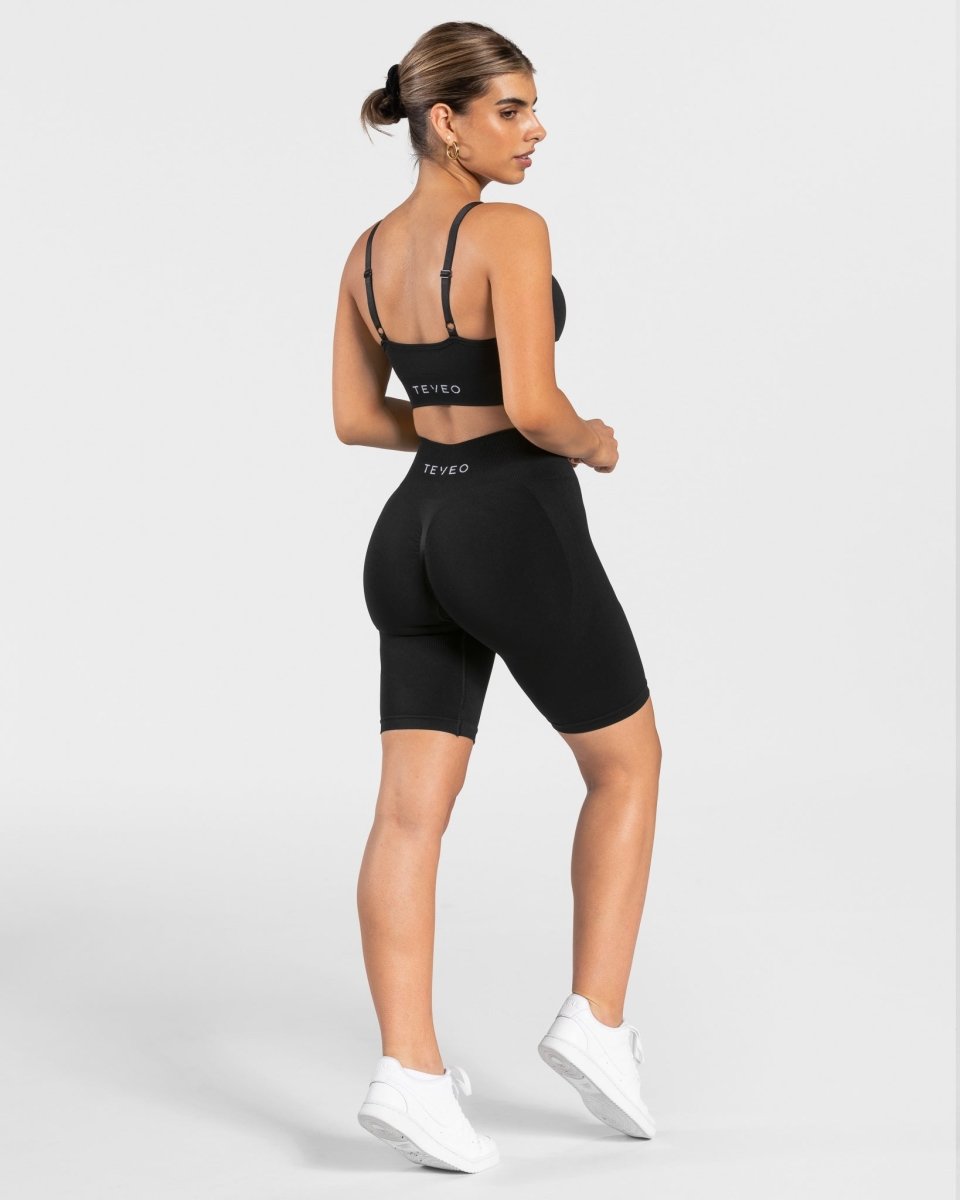 Charming Scrunch Shorts "Schwarz"